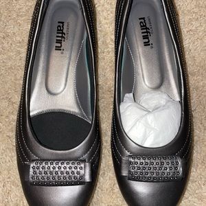 NWT Umberato Rafinni Rista Pewter Flats